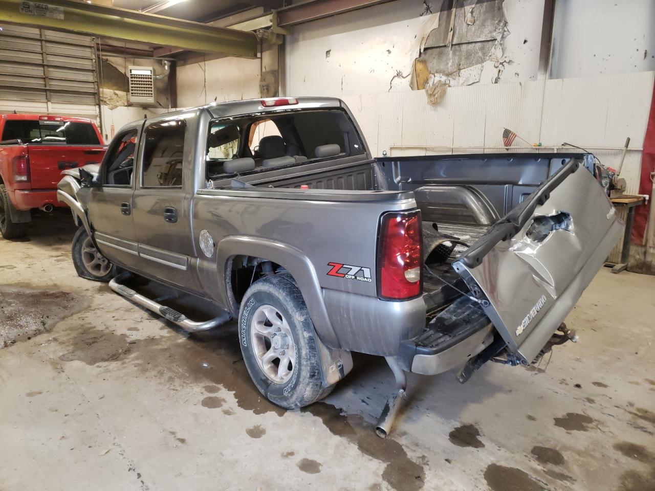 Photo 3 from auction – 2006 CHEVROLET SILVERADO with VIN 2GCEK13T061189662