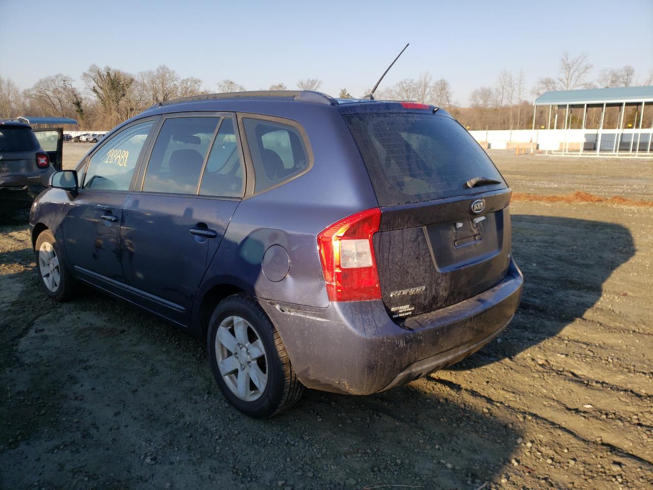 Photo 3 from auction – 2007 KIA RONDO BASE with VIN KNAFG525077082144