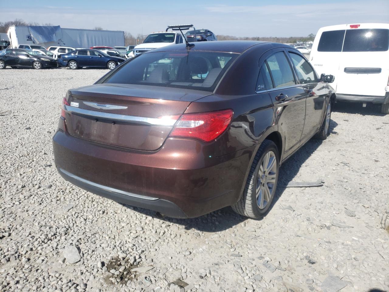 Photo 4 from auction – 2013 CHRYSLER 200 LX with VIN 1C3CCBAB0DN671763