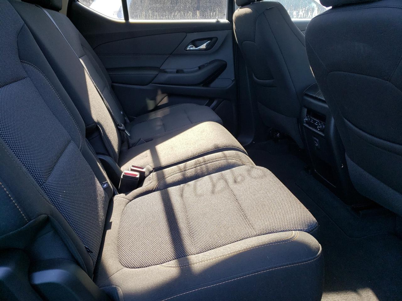 Photo 6 from auction – 2021 CHEVROLET TRAVERSE L with VIN 1GNERFKW4MJ244094