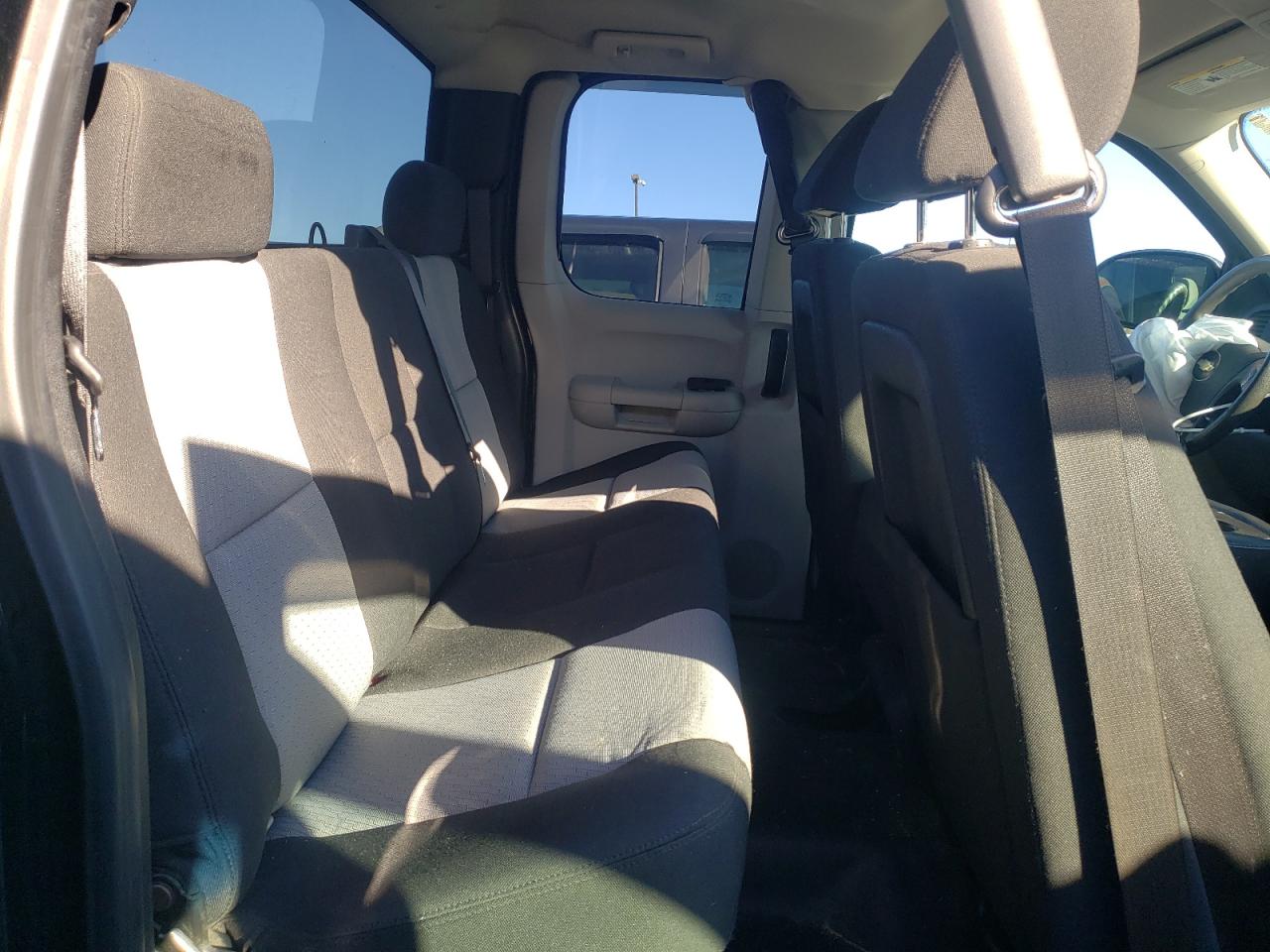 Photo 6 from auction – 2009 CHEVROLET SILVERADO with VIN 1GCEK19C39Z202200