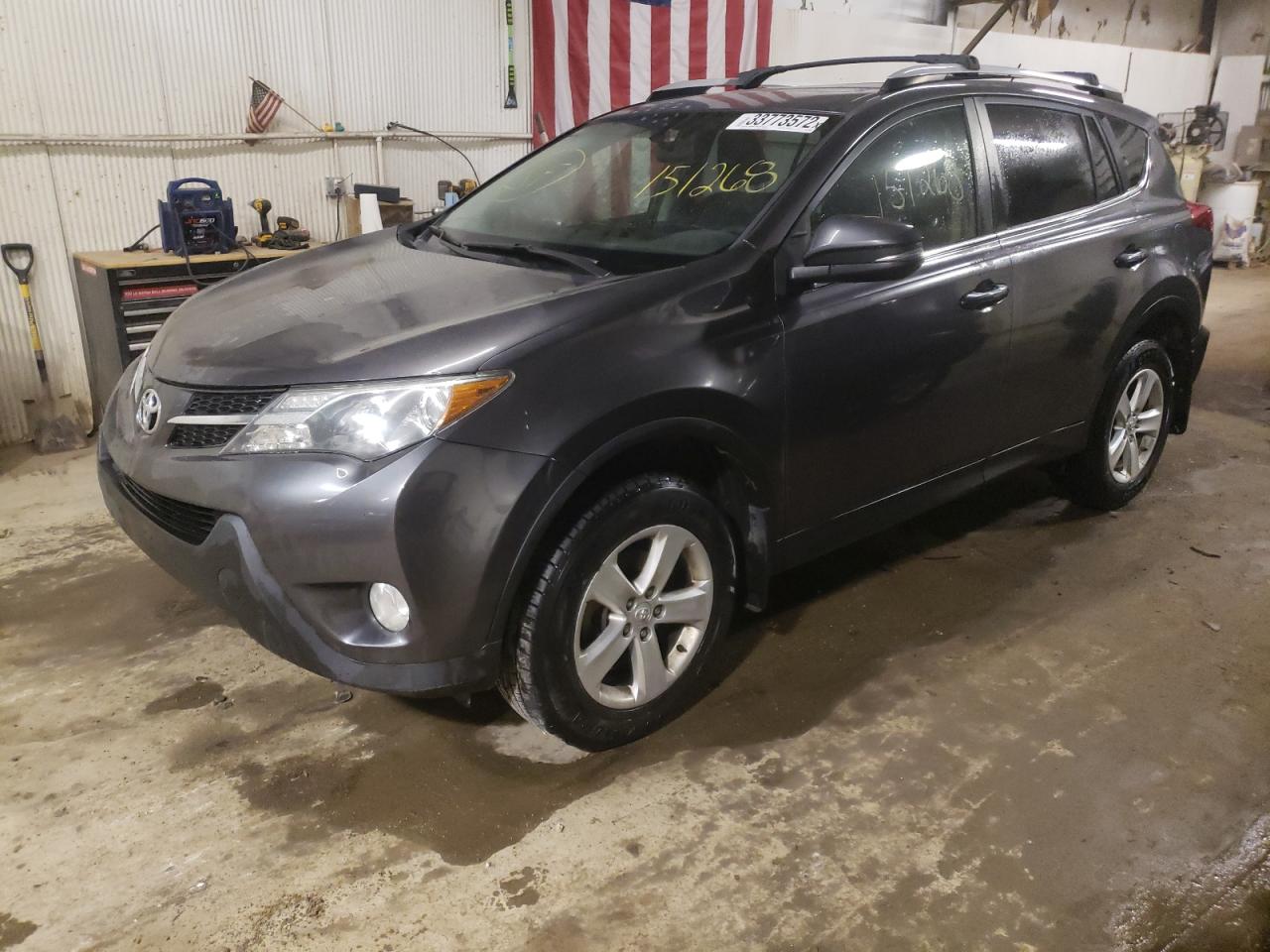 Photo 2 from auction – 2013 TOYOTA RAV4 XLE with VIN JTMRFREV8D5023825