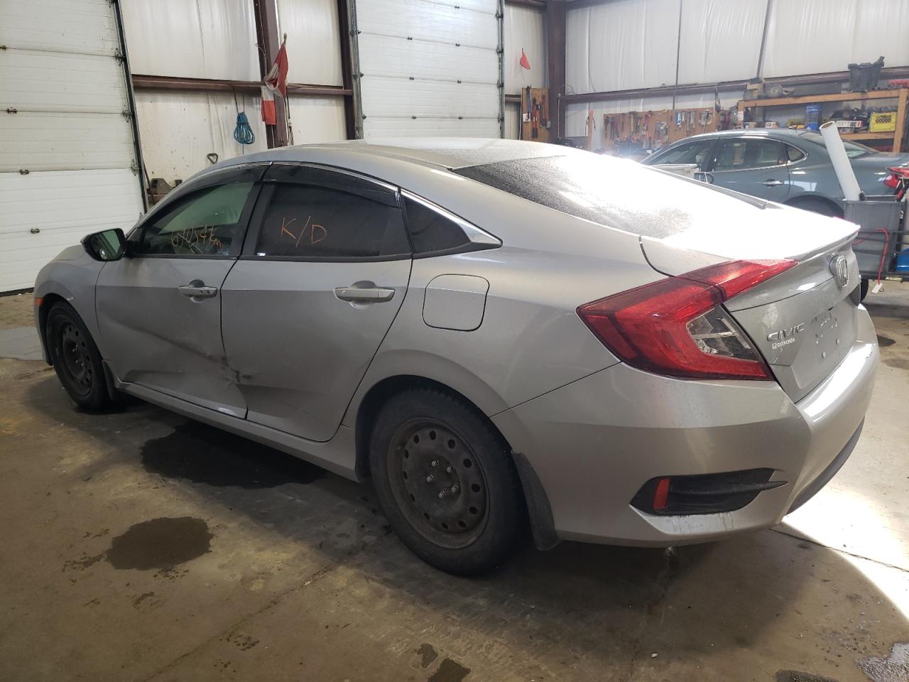 Photo 3 from auction – 2018 HONDA CIVIC LX with VIN 2HGFC2F62JH032374