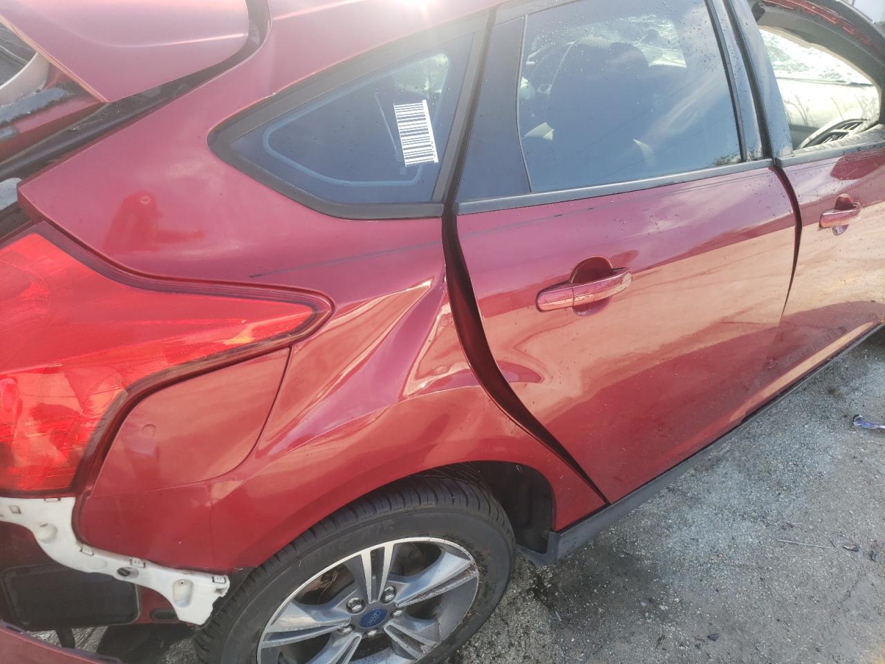Photo 6 from auction – 2014 FORD FOCUS SE with VIN 1FADP3K23EL403415