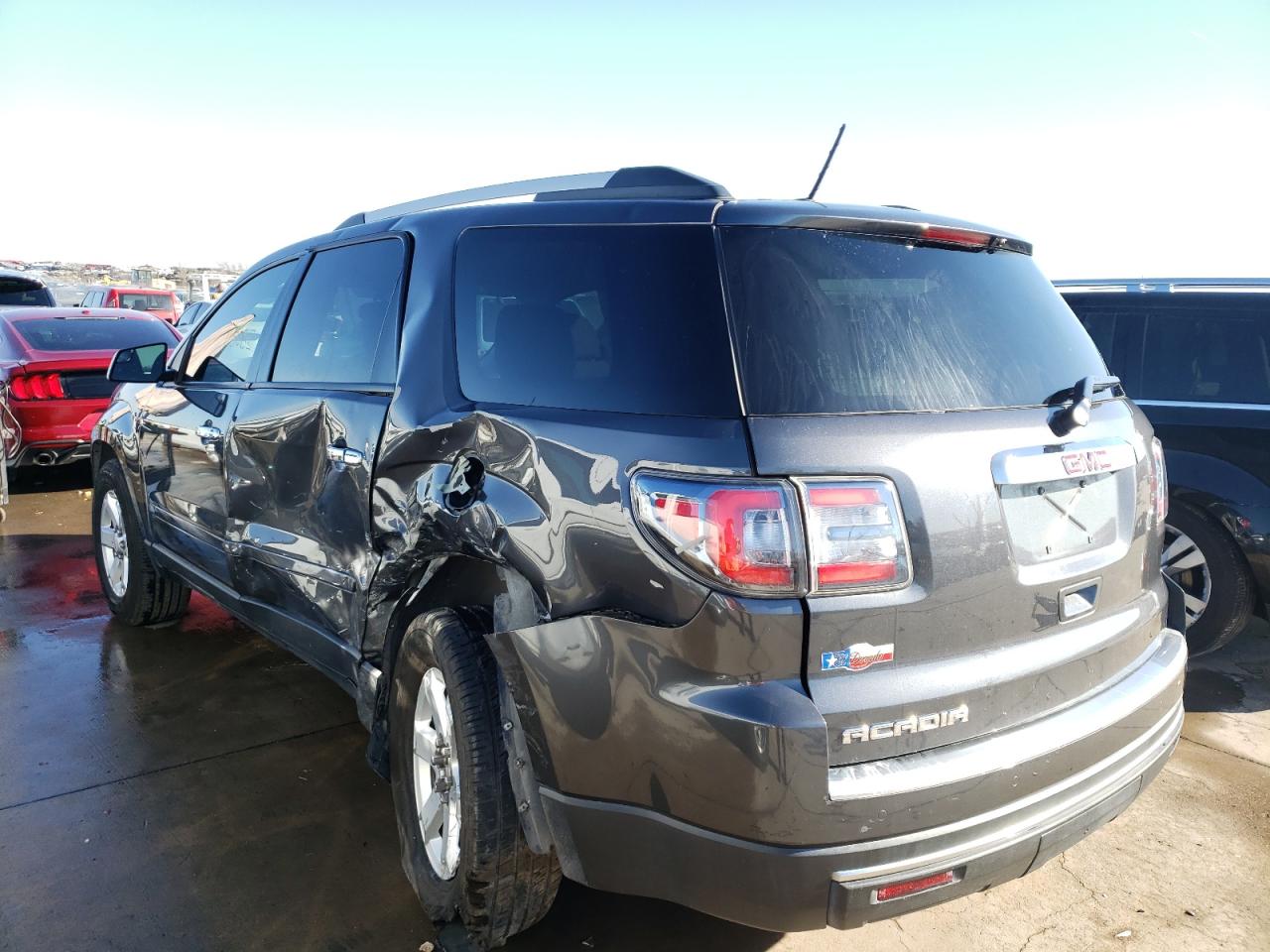 Photo 3 from auction – 2013 GMC ACADIA SLE with VIN 1GKKRNED3DJ256001
