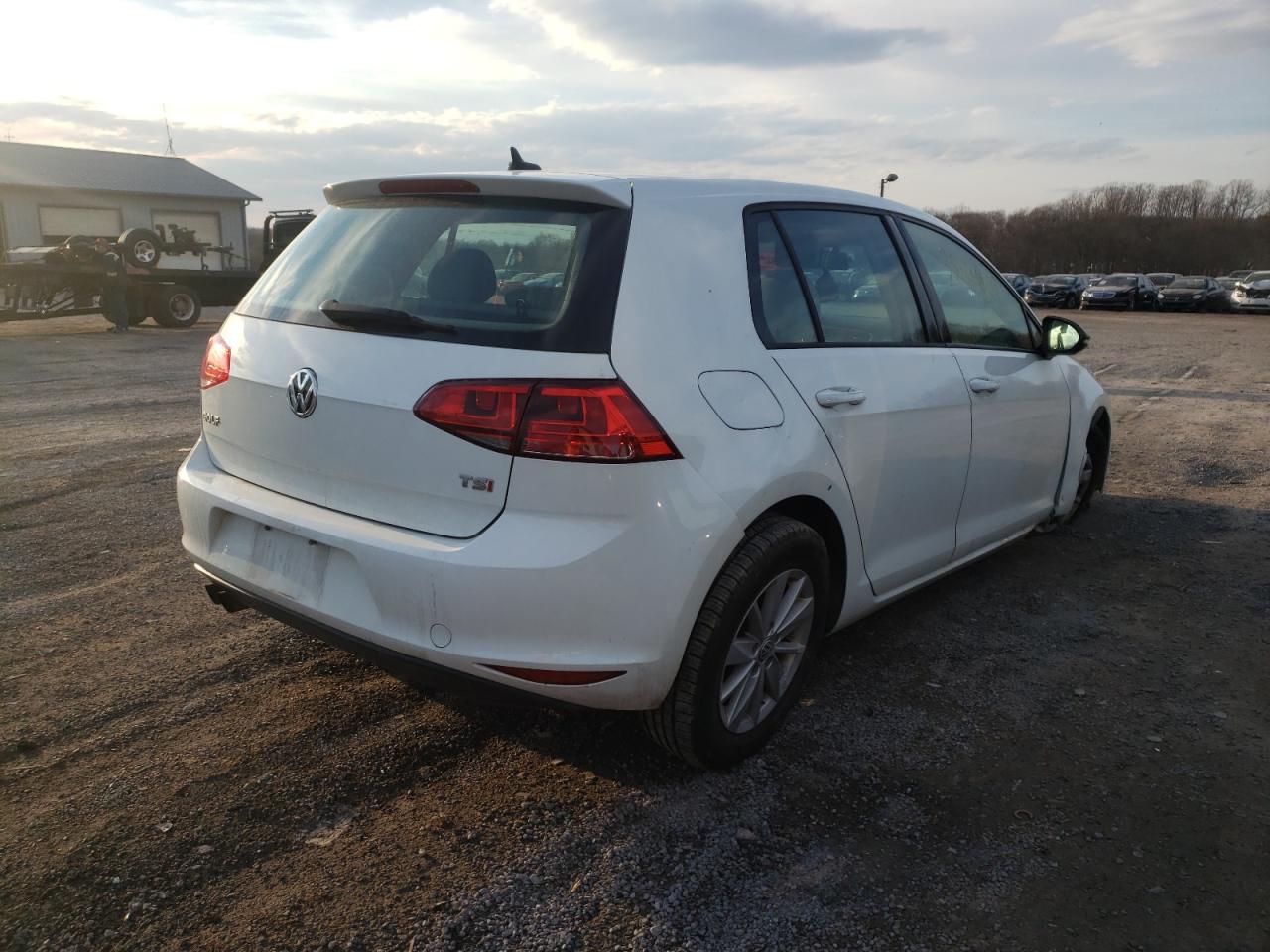 Photo 4 from auction – 2017 VOLKSWAGEN GOLF S with VIN 3VW217AU9HM019703