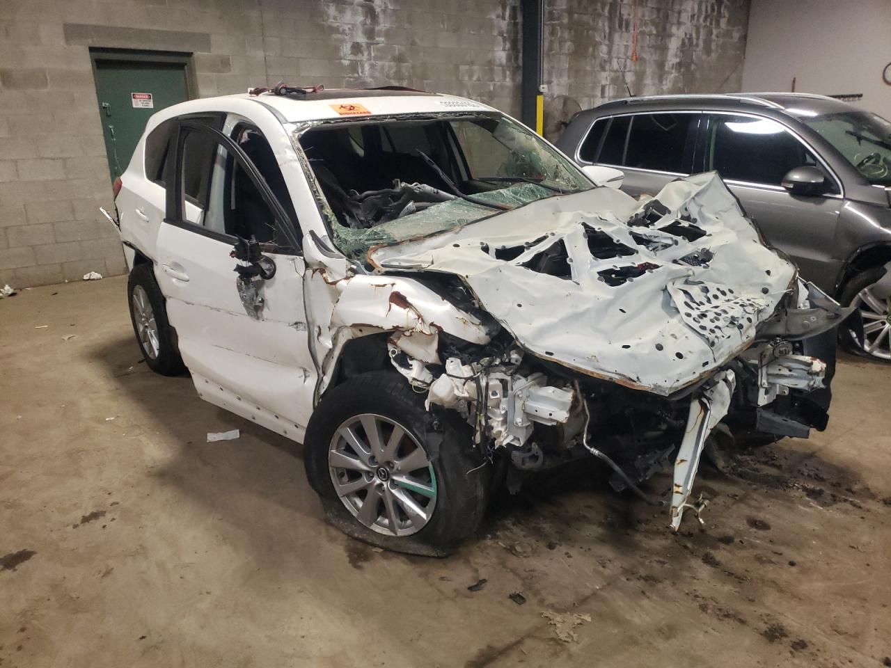 MAZDA CX-5 TOURI 2016 with VIN JM3KE4CY5G0906410 - Photo from auction