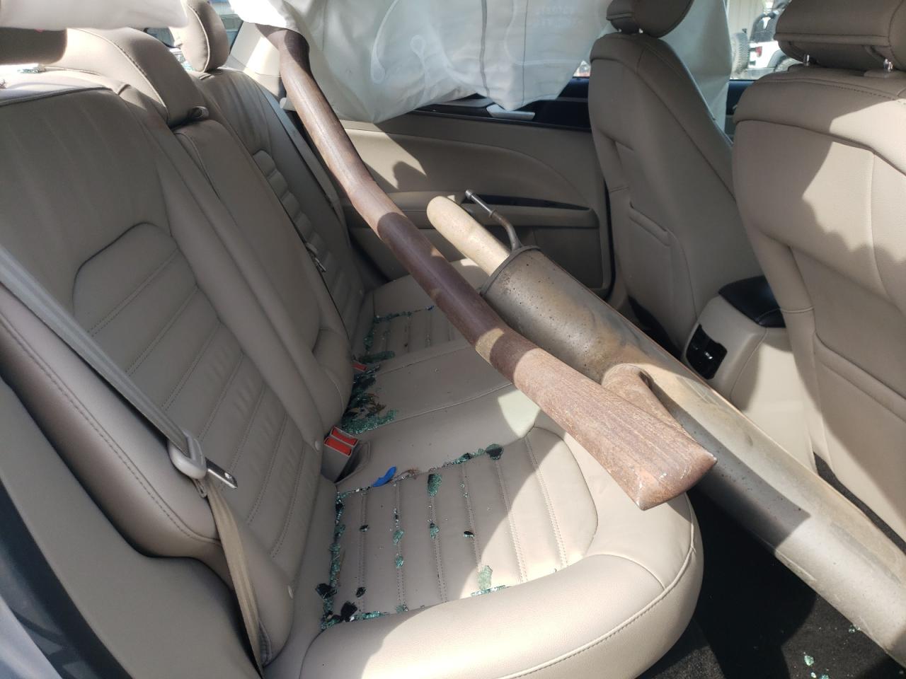 Photo 6 from auction – 2018 FORD FUSION SE with VIN 3FA6P0HDXJR283799