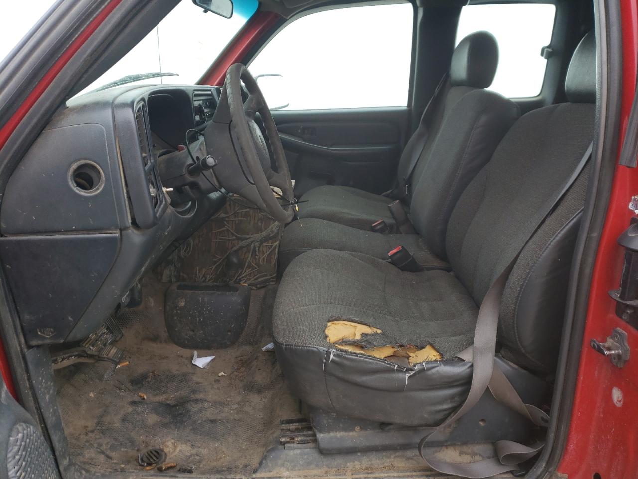 Photo 5 from auction – 2000 CHEVROLET SILVERADO with VIN 1GCGK29U5YE315157