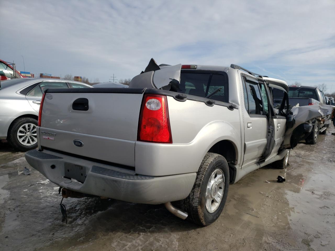 Photo 4 from auction – 2002 FORD EXPLORER S with VIN 1FMZU67E62UC61589