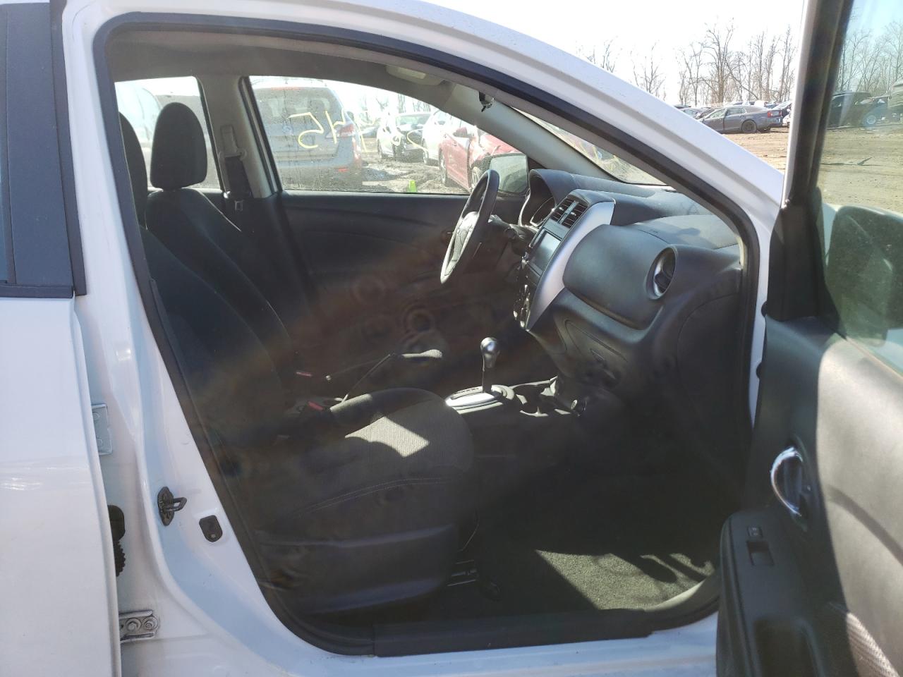 Photo 5 from auction – 2019 NISSAN VERSA S with VIN 3N1CN7AP7KL849120