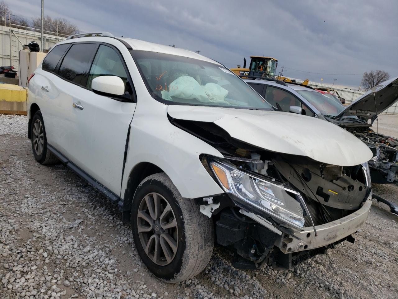 NISSAN PATHFINDER 2015 with VIN 5N1AR2MN5FC708372 - Photo from auction