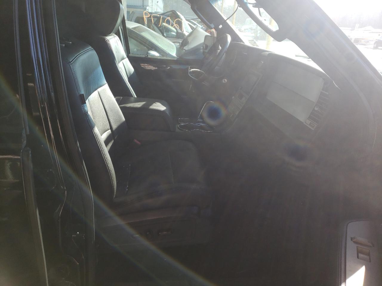 Photo 5 from auction – 2008 LINCOLN NAVIGATOR with VIN 5L1FL27508LJ14689