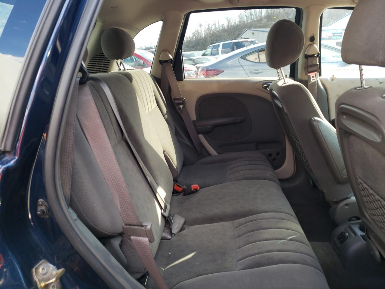 Photo 6 from auction – 2001 CHRYSLER PT CRUISER with VIN 3C8FY4BB01T637370