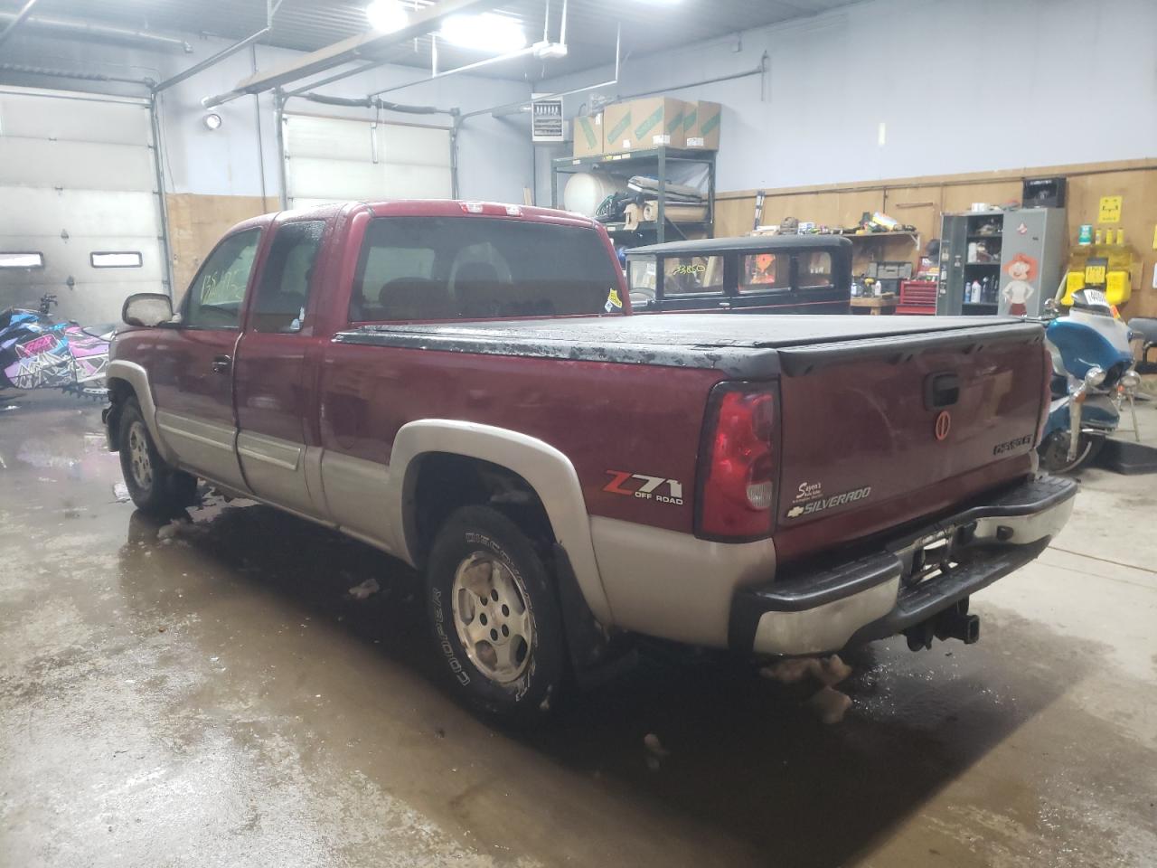 Фото 3 с аукциона – 2004 CHEVROLET SILVERADO с VIN 1GCEK19TX4Z348263