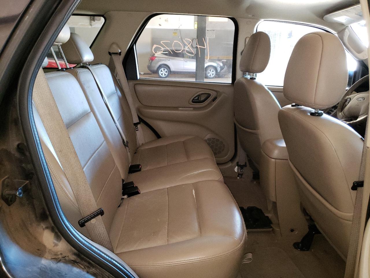 Photo 6 from auction – 2007 FORD ESCAPE LIM with VIN 1FMCU04197KA38373