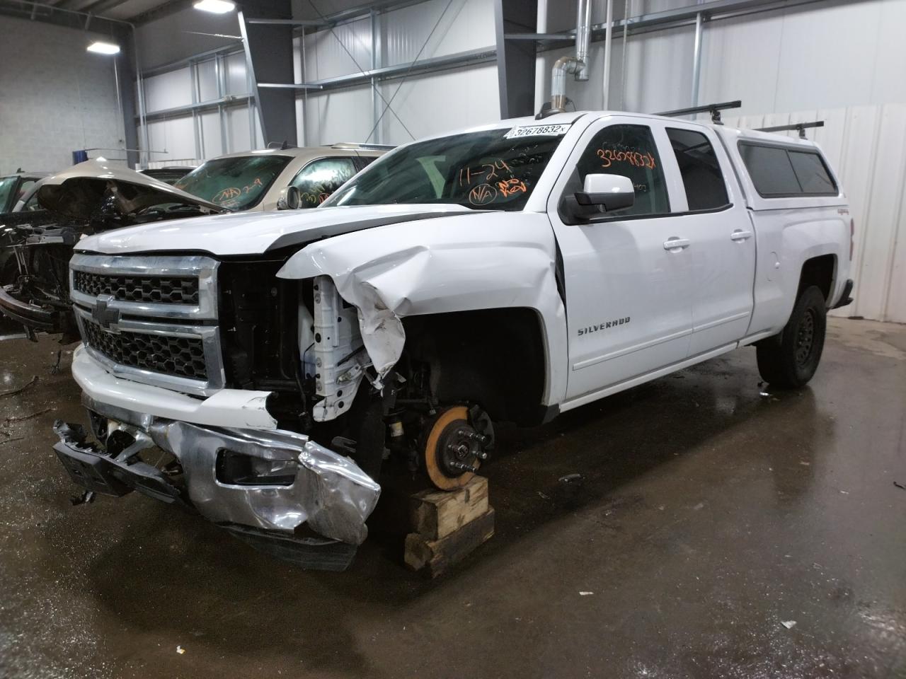 Photo 2 from auction – 2015 CHEVROLET SILVERADO with VIN 1GCVKREC4FZ318148
