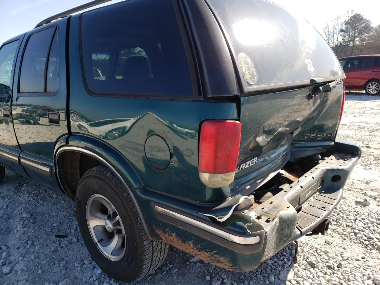 Photo 9 from auction – 1998 CHEVROLET BLAZER with VIN 1GNCS13W4W2226186