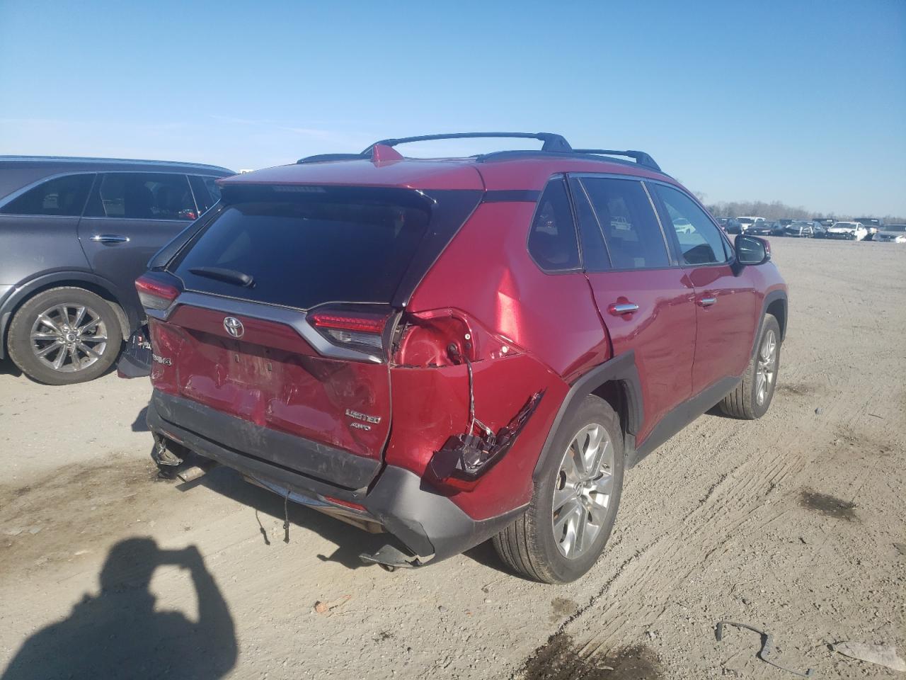 Photo 4 from auction – 2019 TOYOTA RAV4 LIMIT with VIN 2T3N1RFV5KW040745
