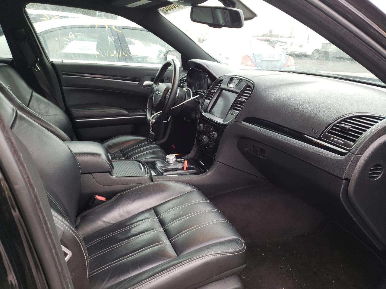 Photo 5 from auction – 2018 CHRYSLER 300 S with VIN 2C3CCABG1JH308025