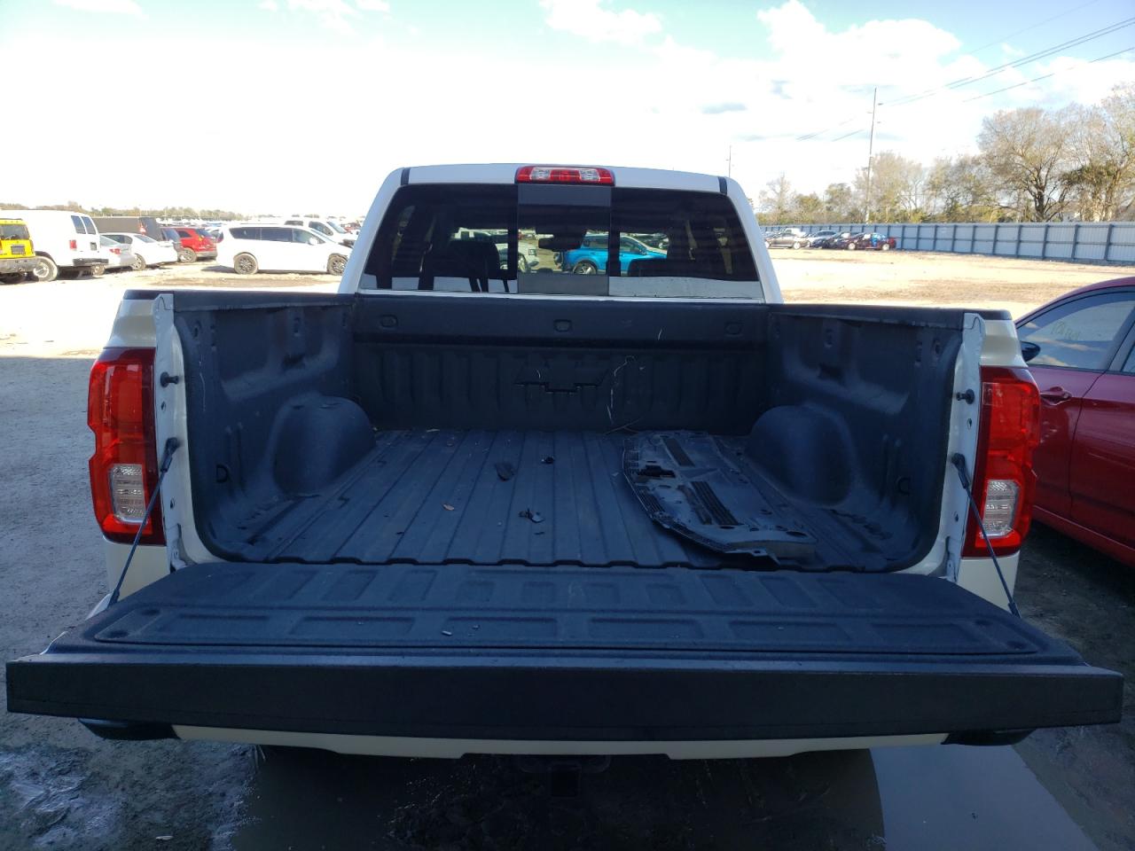 Photo 9 from auction – 2017 CHEVROLET SILVERADO with VIN 3GCUKSEC9HG457973