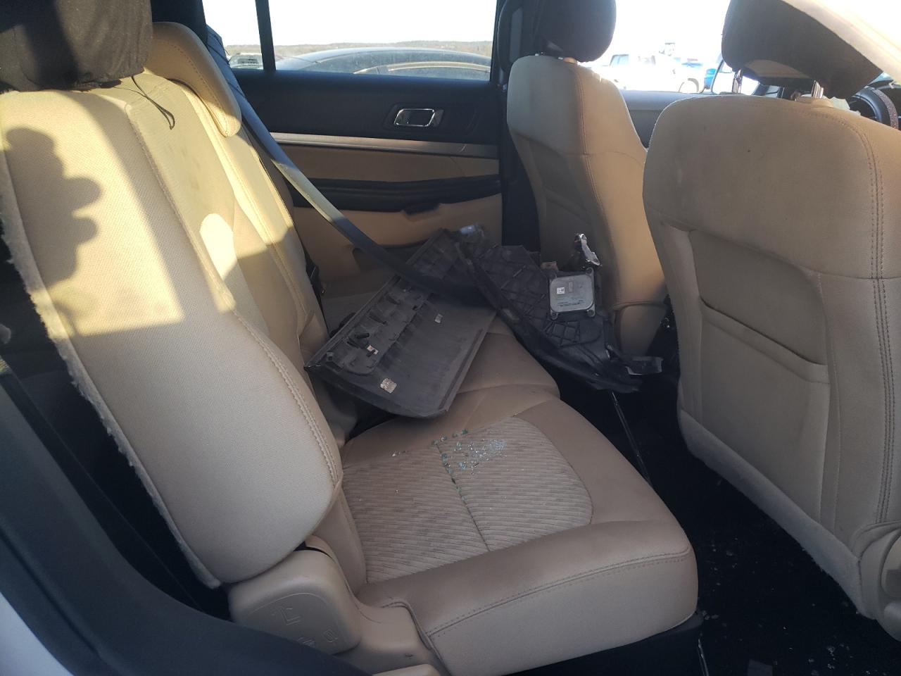 Photo 6 from auction – 2017 FORD EXPLORER with VIN 1FM5K8B81HGD07791