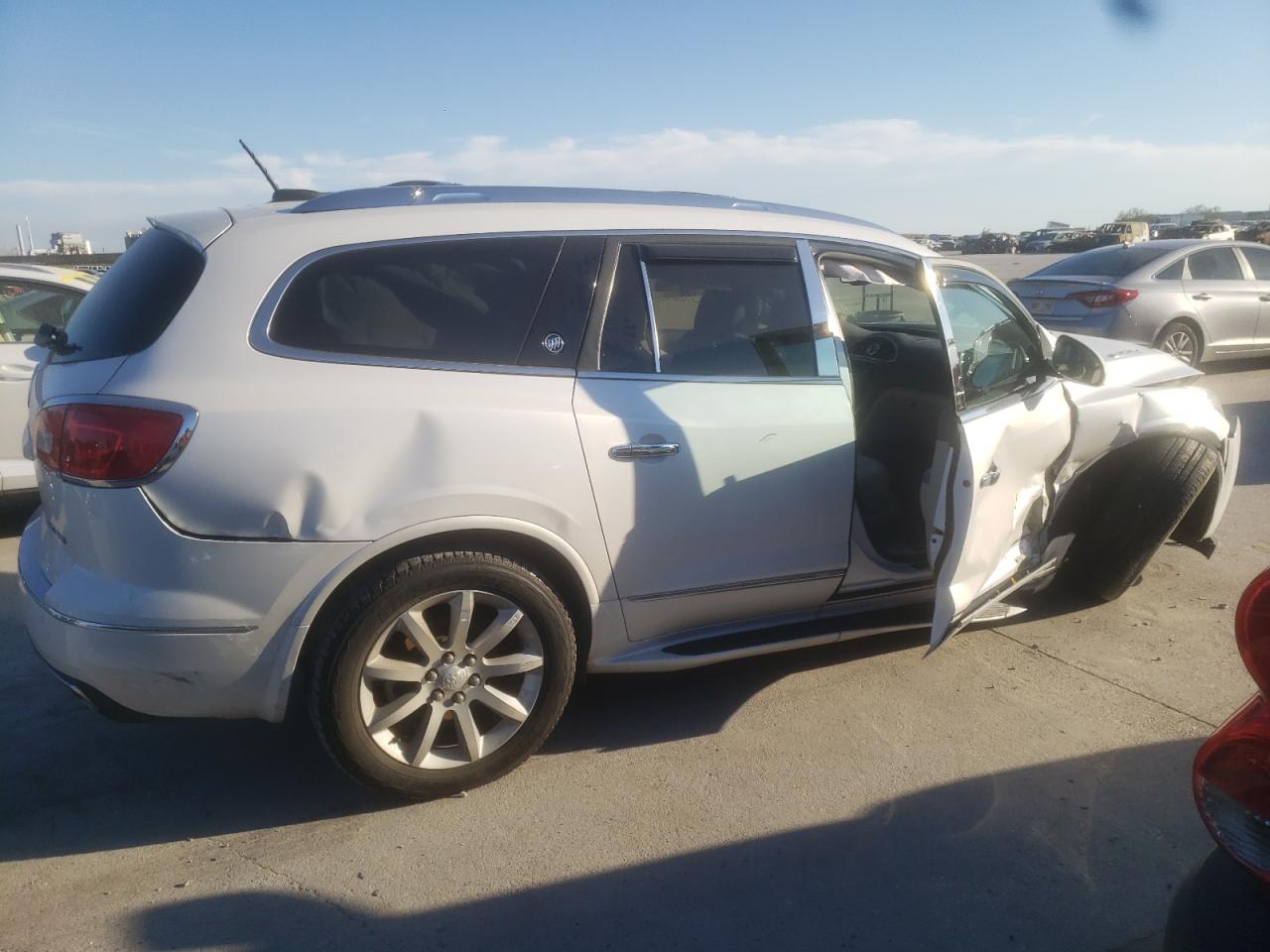 Photo 9 from auction – 2016 BUICK ENCLAVE with VIN 5GAKRCKD8GJ102748