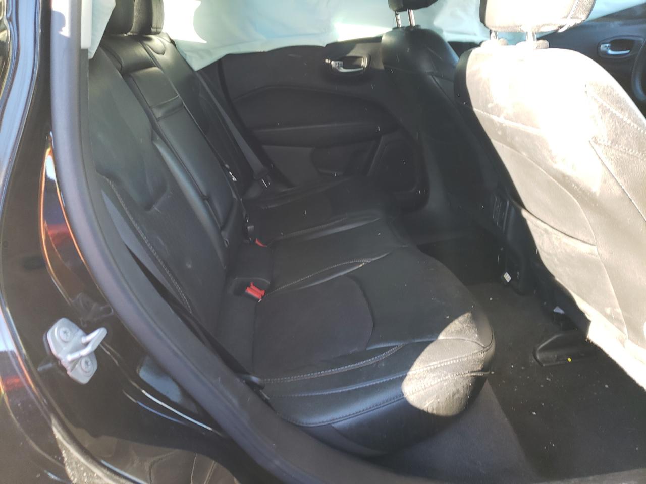 Photo 6 from auction – 2018 JEEP COMPASS LA with VIN 3C4NJDBB4JT349045