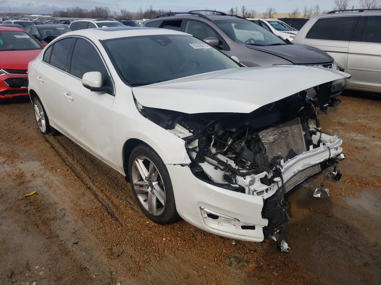 VOLVO S60 PREMIE 2015 with VIN YV140MFB4F1315768 - Photo from auction