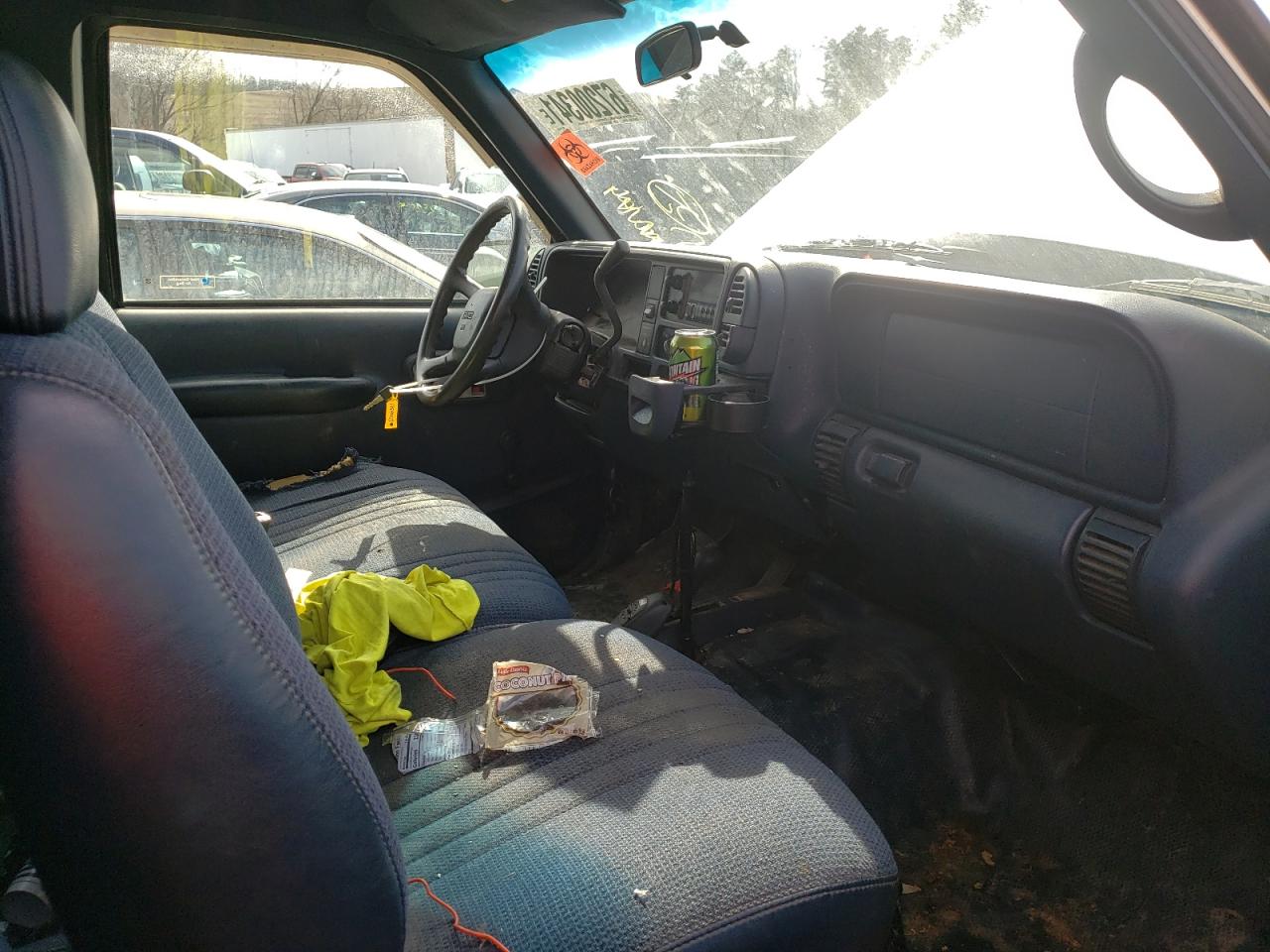 Photo 5 from auction – 1998 GMC SIERRA K15 with VIN 1GTEK19M2WE515282