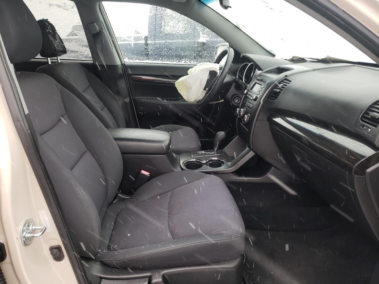 Photo 5 from auction – 2011 KIA SORENTO BA with VIN 5XYKTDA27BG170473