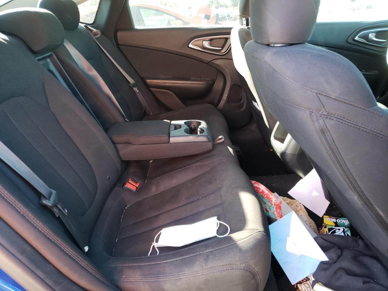 Photo 6 from auction – 2015 CHRYSLER 200 LIMITE with VIN 1C3CCCAB6FN624634