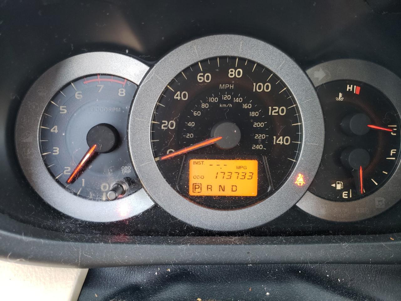 Photo 8 from auction – 2010 TOYOTA RAV4 with VIN JTMZK4DV2AD003989