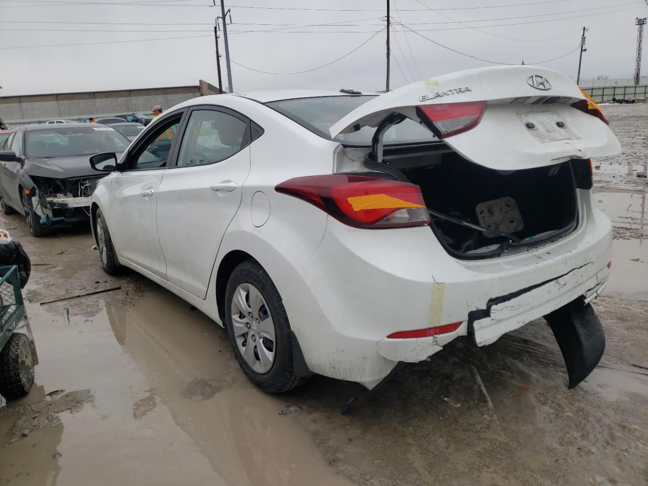 Photo 3 from auction – 2016 HYUNDAI ELANTRA SE with VIN 5NPDH4AE0GH713568