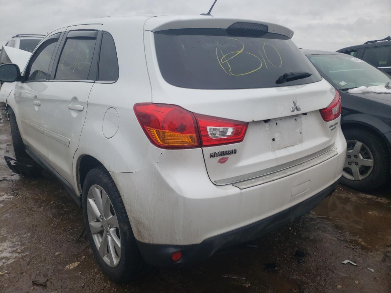 Photo 3 from auction – 2015 MITSUBISHI OUTLANDER with VIN 4A4AP4AU7FE053193