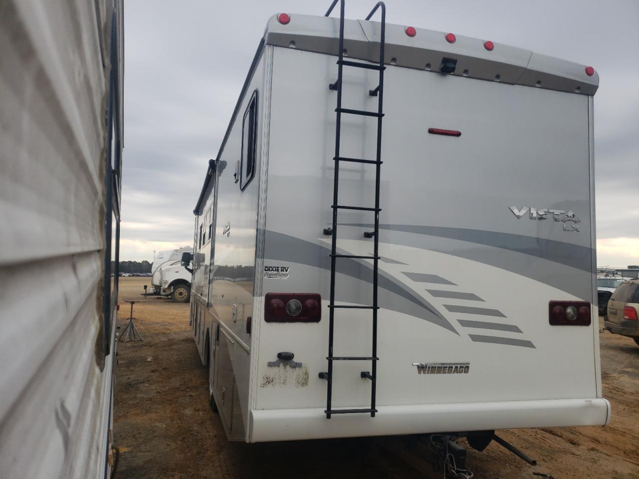 Photo 3 from auction – 2018 WINNEBAGO VISTA with VIN 1F66F5DY0J0A14491