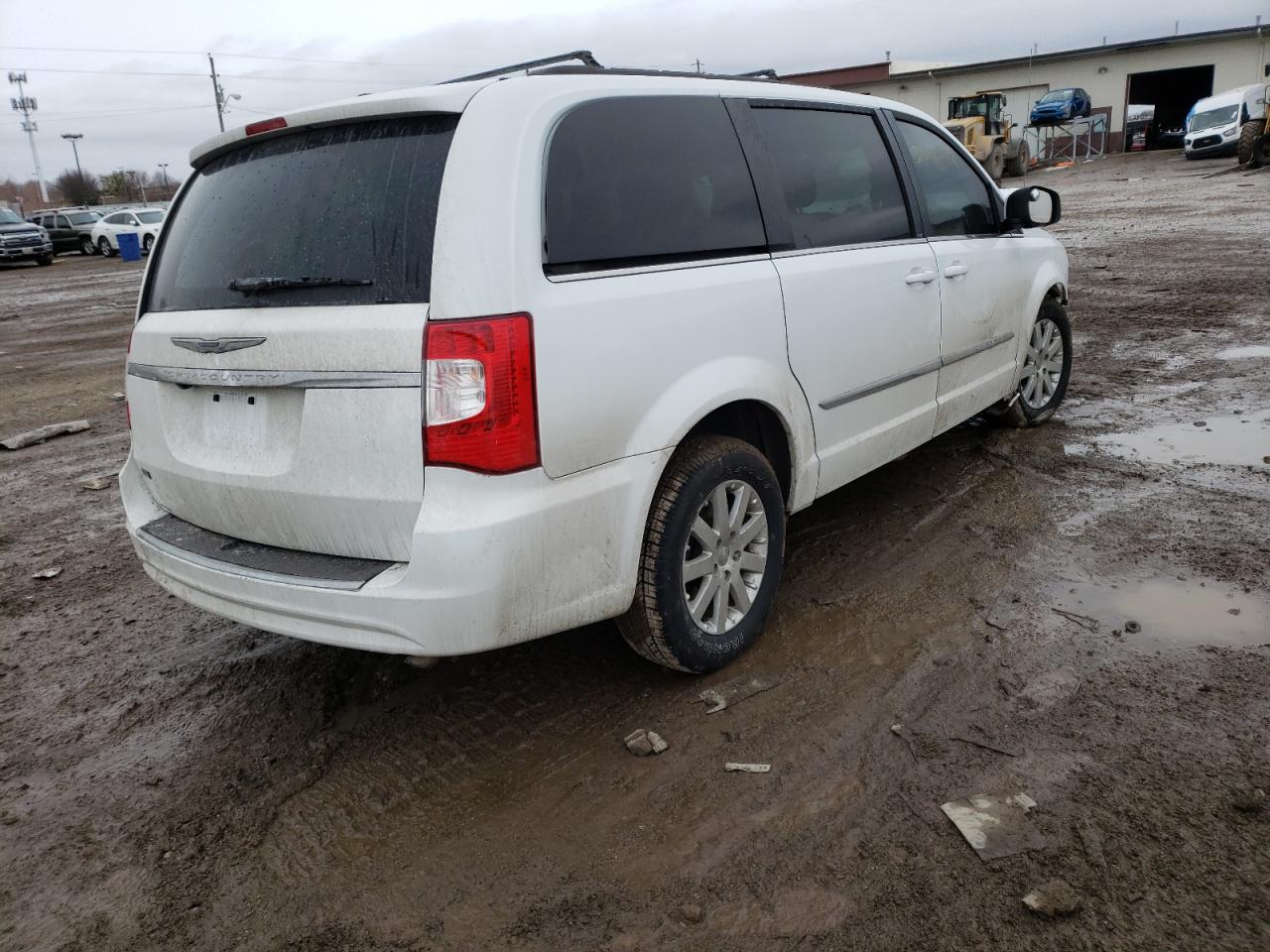Photo 4 from auction – 2014 CHRYSLER TOWN & COU with VIN 2C4RC1BG4ER324936