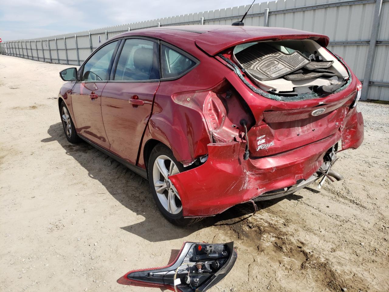 Photo 3 from auction – 2013 FORD FOCUS SE with VIN 1FADP3K22DL103718