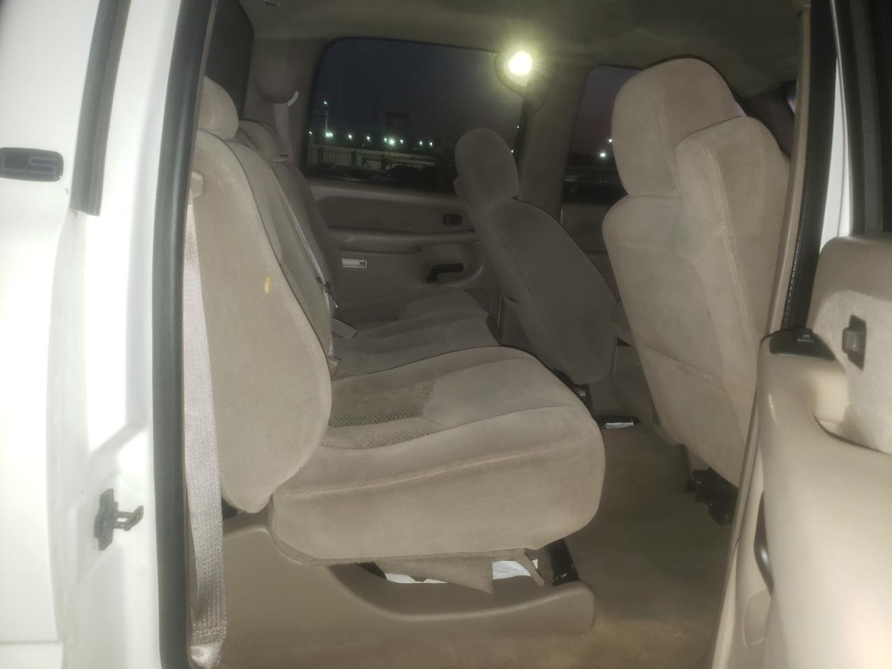 Photo 6 from auction – 2003 CHEVROLET SILVERADO with VIN 1GCHC23U73F183564