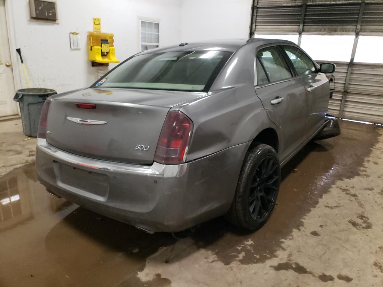 Photo 4 from auction – 2012 CHRYSLER 300 LIMITE with VIN 2C3CCAHGXCH185061