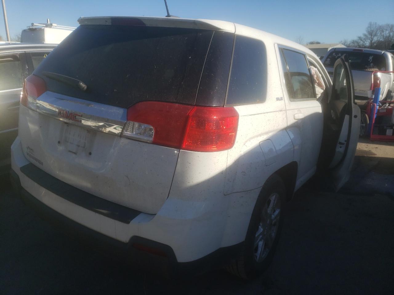 Photo 4 from auction – 2015 GMC TERRAIN SL with VIN 2GKALMEK4F6375696