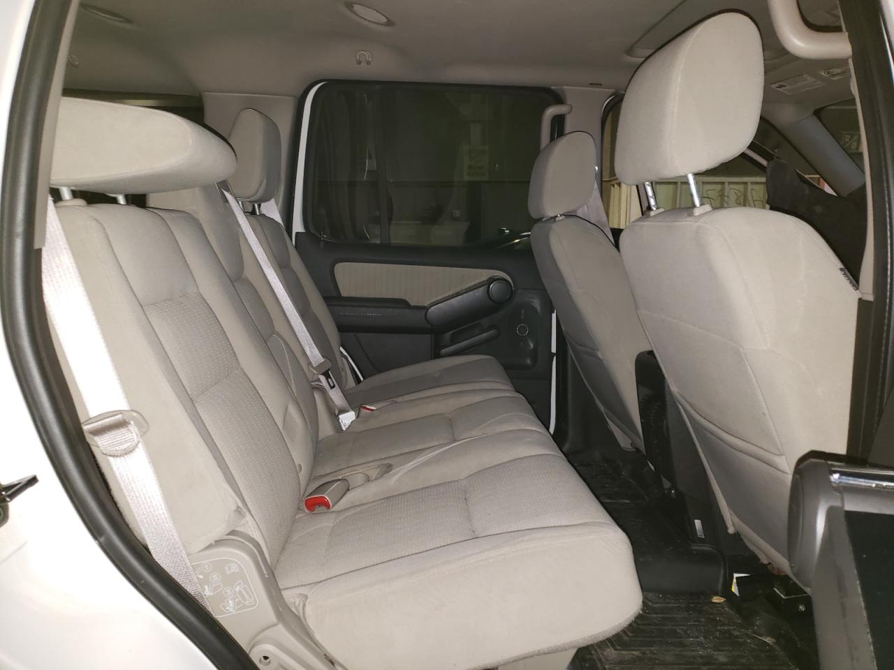 Photo 6 from auction – 2008 FORD EXPLORER X with VIN 1FMEU63E78UA18774