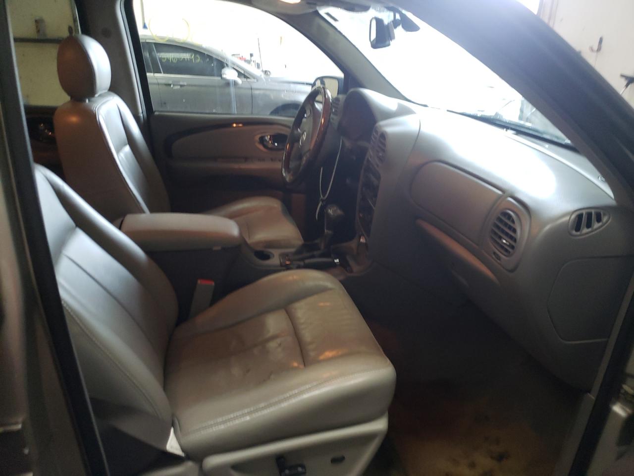 Photo 5 from auction – 2006 BUICK RAINIER CX with VIN 5GAET13MX62154666