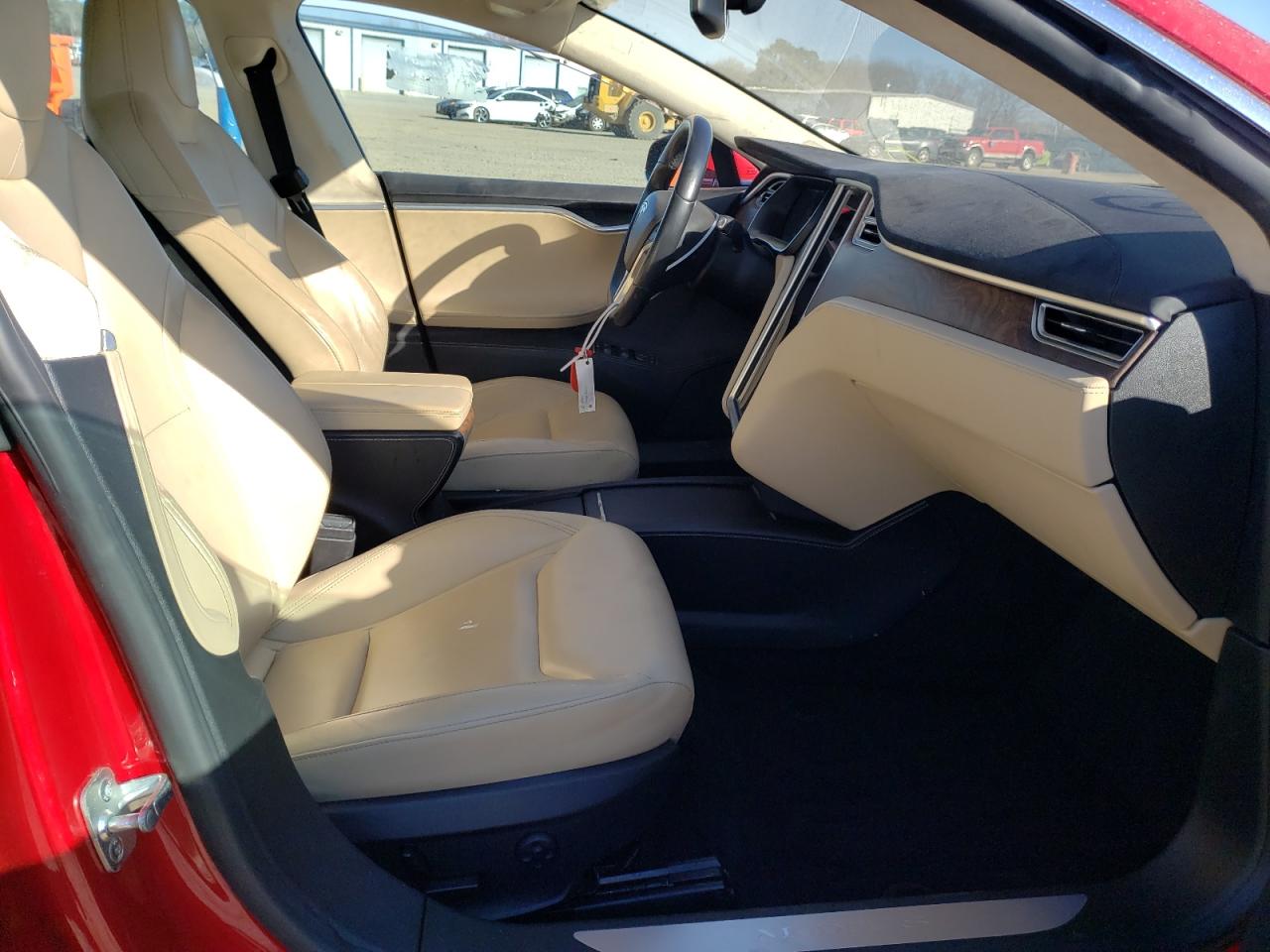 Photo 5 from auction – 2016 TESLA MODEL S with VIN 5YJSA1E23GF147267