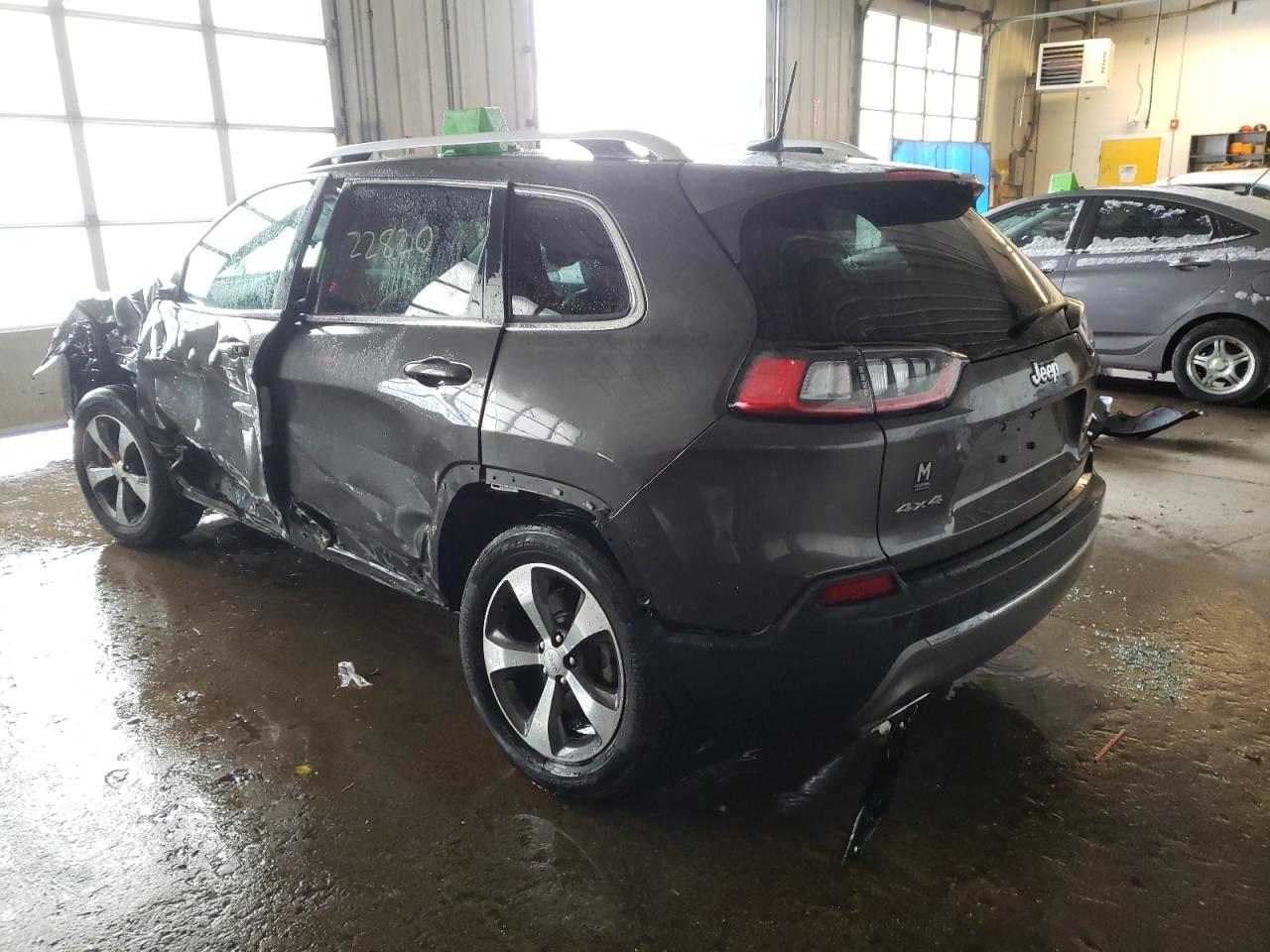 Photo 3 from auction – 2019 JEEP CHEROKEE L with VIN 1C4PJMDX1KD240079