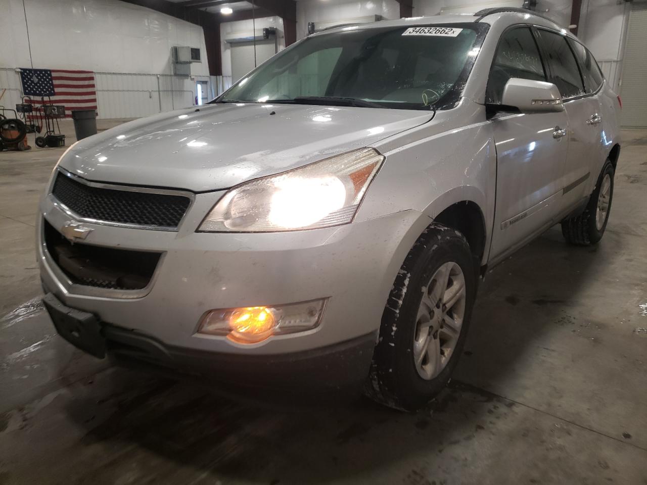Photo 2 from auction – 2010 CHEVROLET TRAVERSE L with VIN 1GNLREED0AS121829