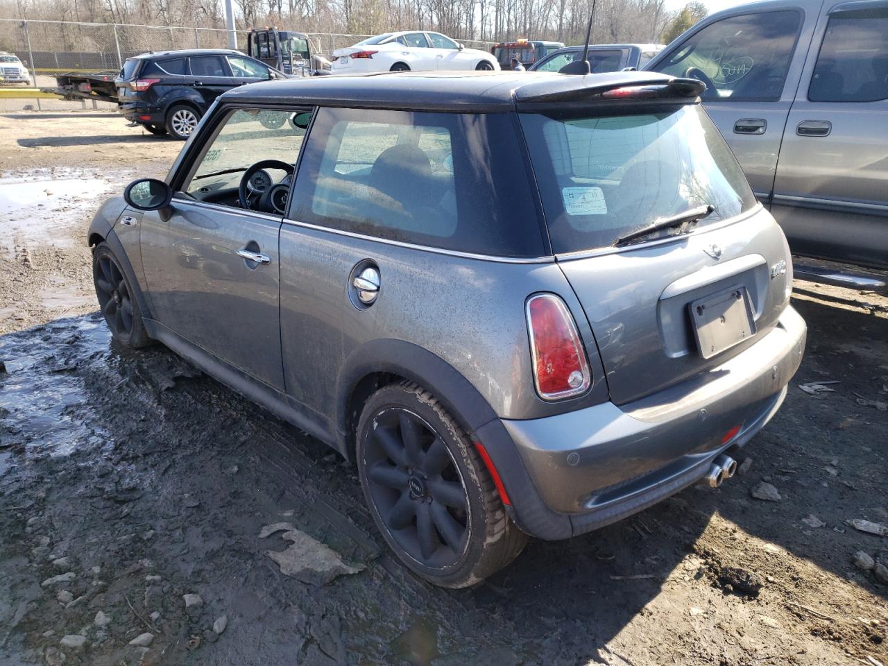 Photo 3 from auction – 2005 MINI COOPER S with VIN WMWRE33555TL13890