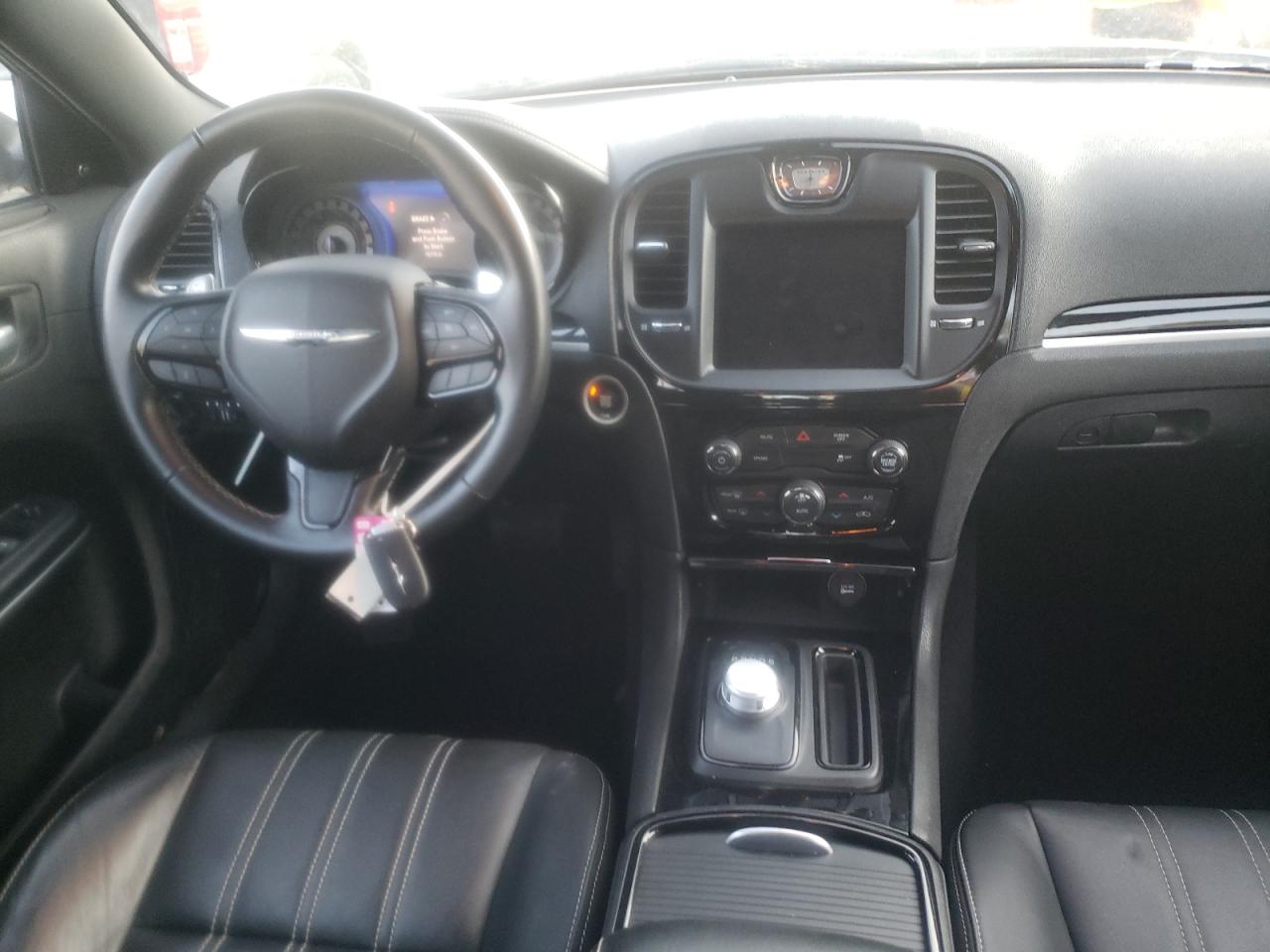 Photo 9 from auction – 2020 CHRYSLER 300 S with VIN 2C3CCABG4LH242508