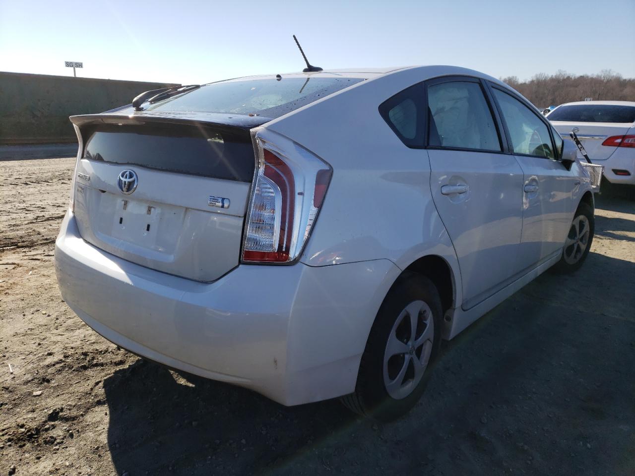 Photo 4 from auction – 2014 TOYOTA PRIUS with VIN JTDKN3DU5E1777350