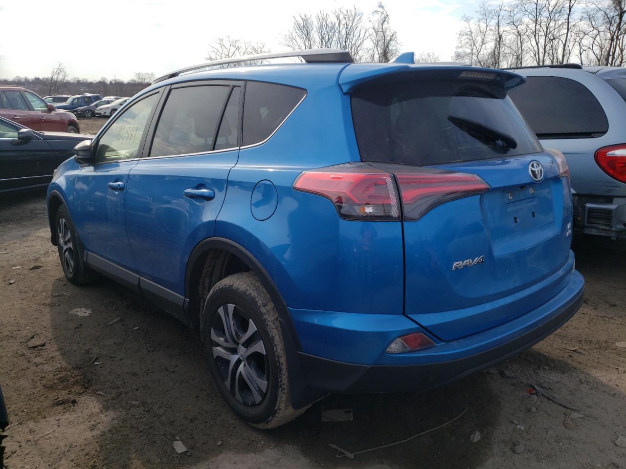 Photo 3 from auction – 2017 TOYOTA RAV4 LE with VIN JTMBFREV0HD205158